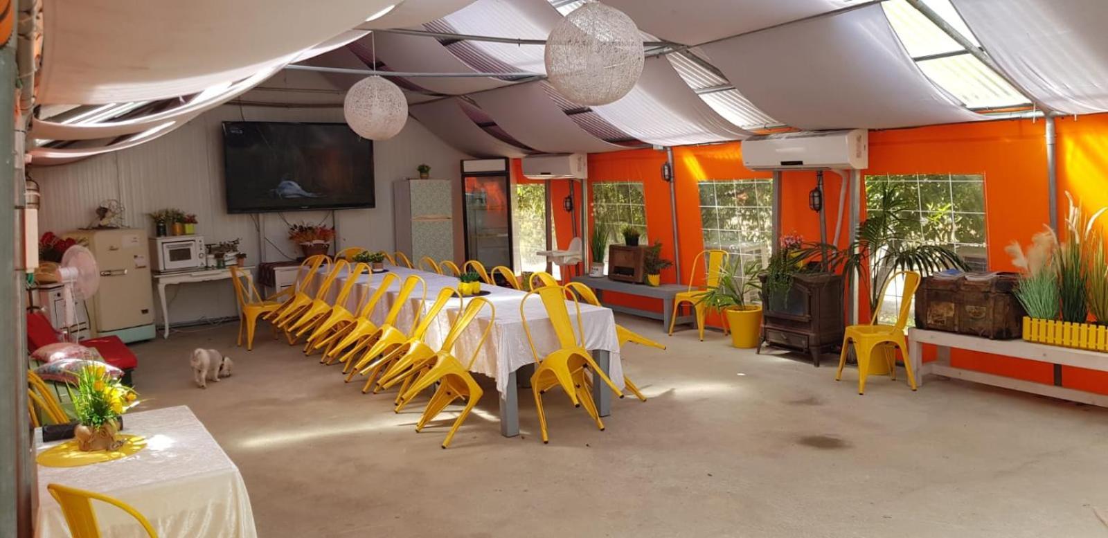 ביקתפוז וקלמנטינה- מתחם בקתות וסוויטות עם ג'קוזי פרטי ובריכה משותפת Hotel ลิมาน ภายนอก รูปภาพ